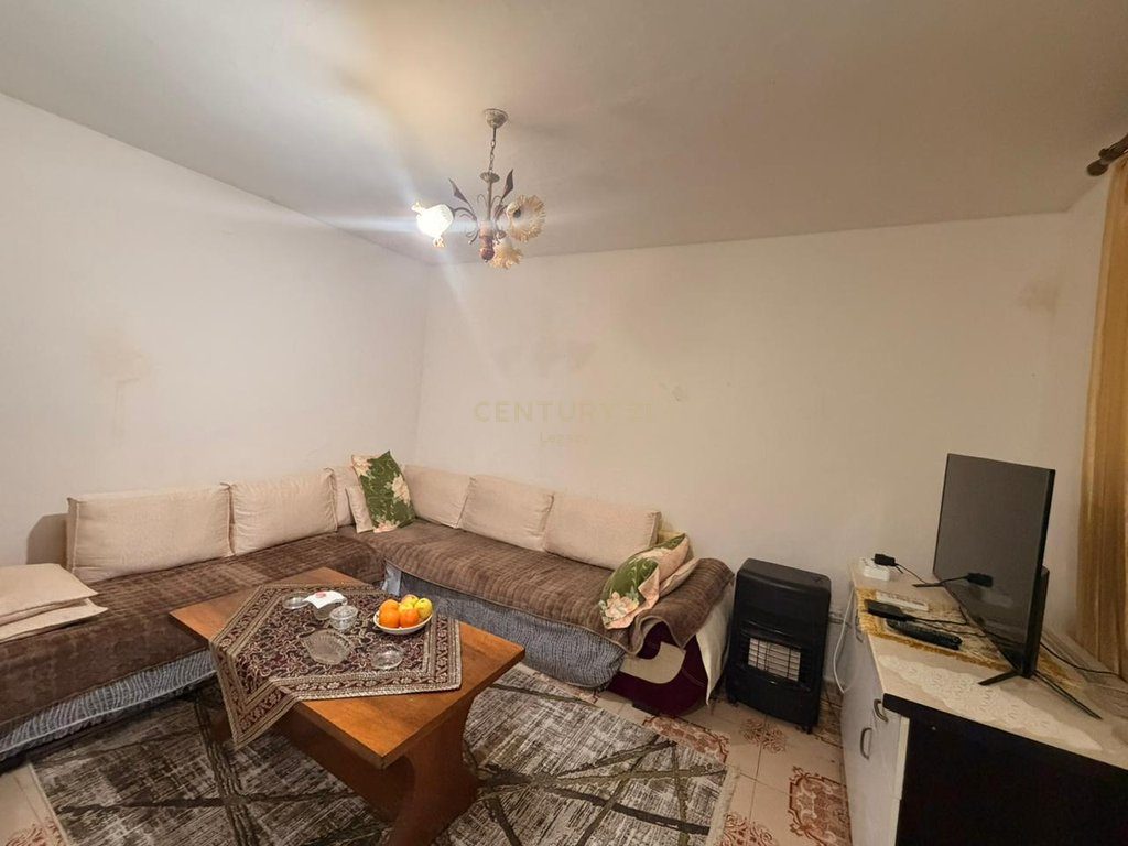 ULET CMIMI‼️
SHESIM, APARTMENT NE PAZARI I RI ‼️163,000 €