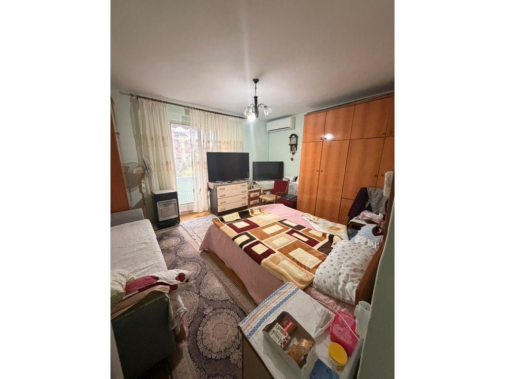 ULET CMIMI‼️
SHESIM, APARTMENT NE PAZARI I RI ‼️163,000 €