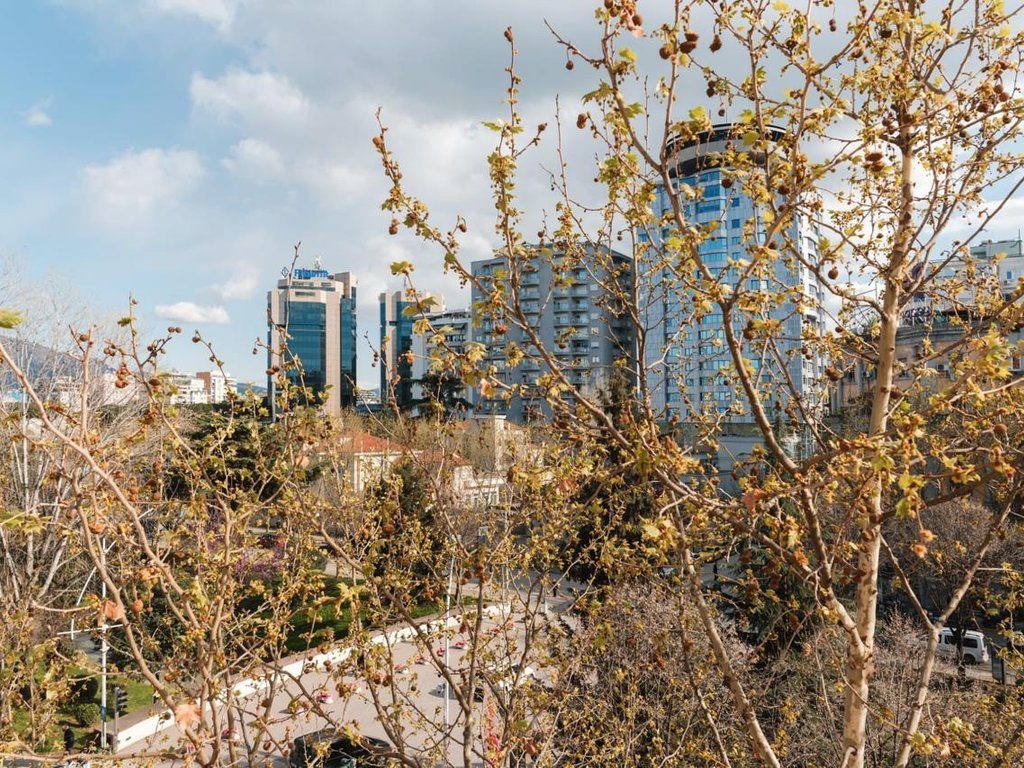Shallvaret! Apartament 2+1  për Qira | Joni Peçi Store!