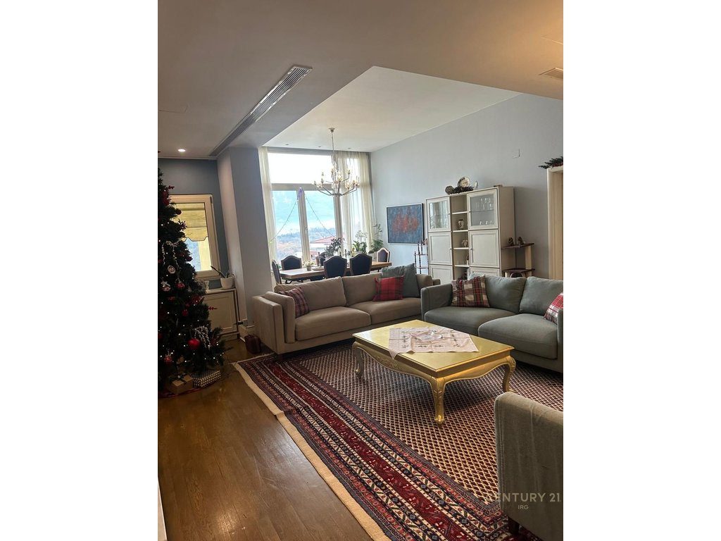 Shitet Apartament 3+1+2 te Rruga Peti