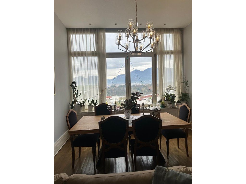 Shitet Apartament 3+1+2 te Rruga Peti