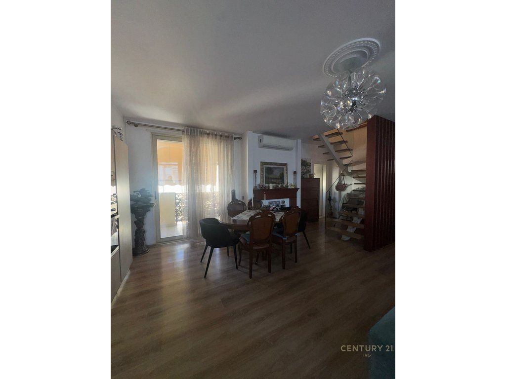 DUPLEX TE KOMUNA E PARISIT!