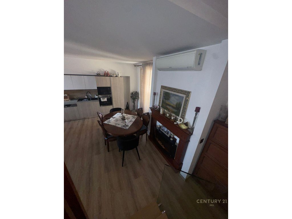 DUPLEX TE KOMUNA E PARISIT!