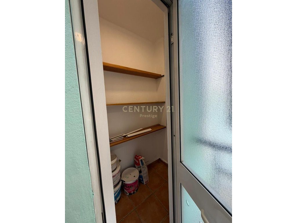 APARTAMENT 2+1+2 ME QIRA, TEK ISH-EKSPOZITA, TIRANE!