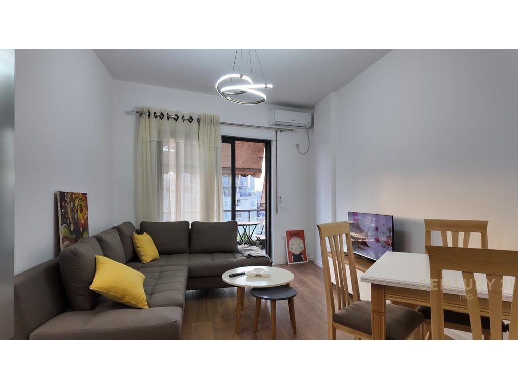 JEPET APARTAMENT 2+1 PER QIRA PRANE PAZARIT!