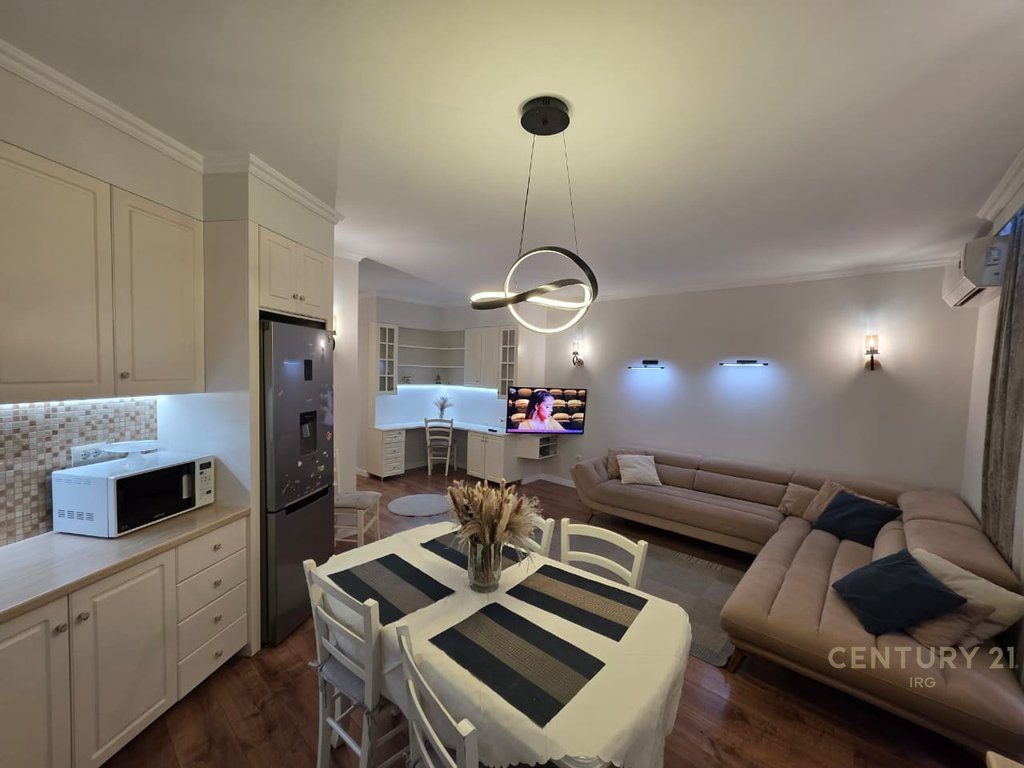 Apartament 3+1+2 tek Eleonora Njesia 13. Per Qira