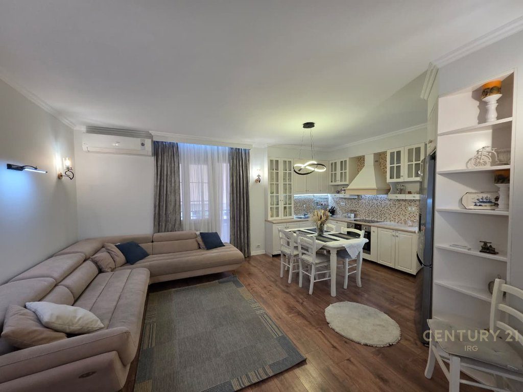 Apartament 3+1+2 tek Eleonora Njesia 13. Per Qira