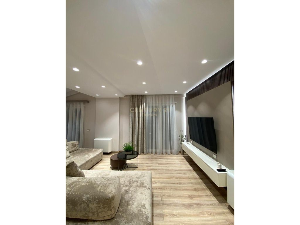 SHITET APARTAMENT 3+1+2 TEK REZIDENCA PLATEA!