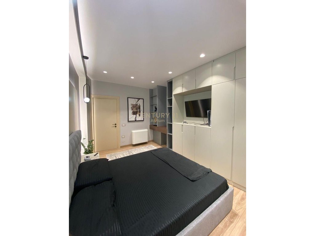 SHITET APARTAMENT 3+1+2 TEK REZIDENCA PLATEA!