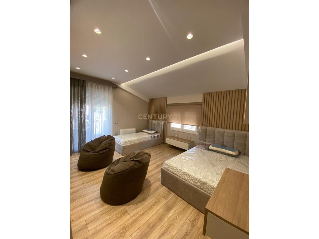 SHITET APARTAMENT 3+1+2 TEK REZIDENCA PLATEA!