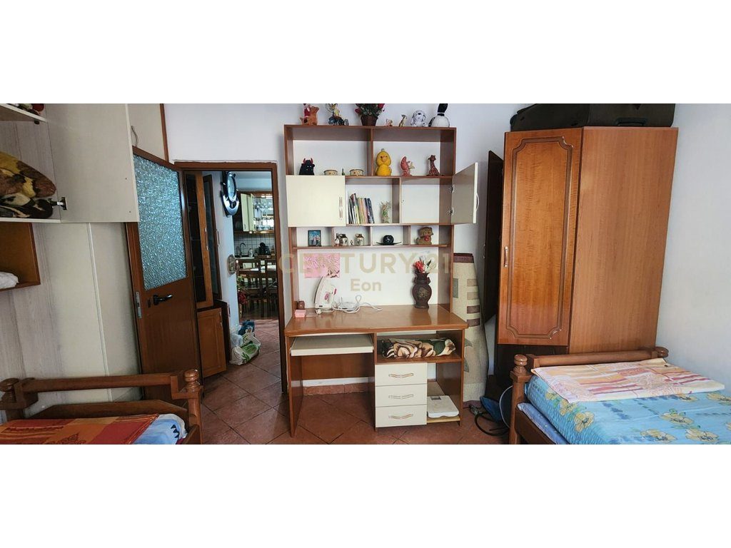 JEPET ME QERA APARTAMENT 2+1 TE SHKOLLA GREKE !