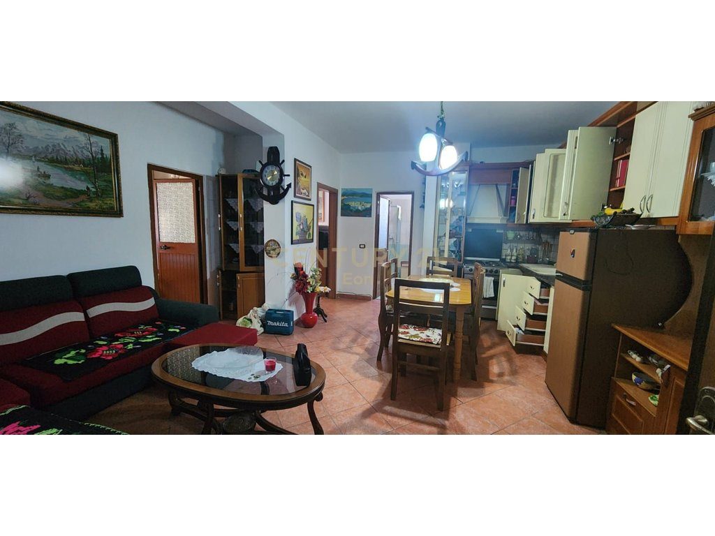 JEPET ME QERA APARTAMENT 2+1 TE SHKOLLA GREKE !