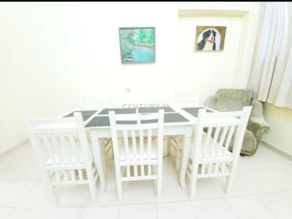 Shitet apartament 2+1 në Pogradec