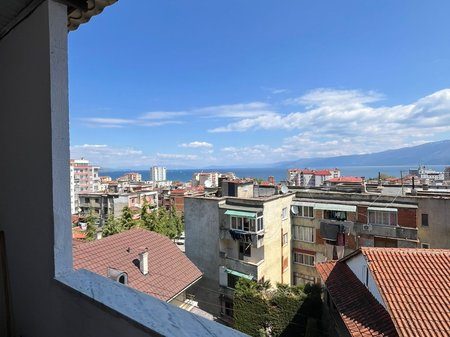 Shitet apartament 2+1 në Pogradec