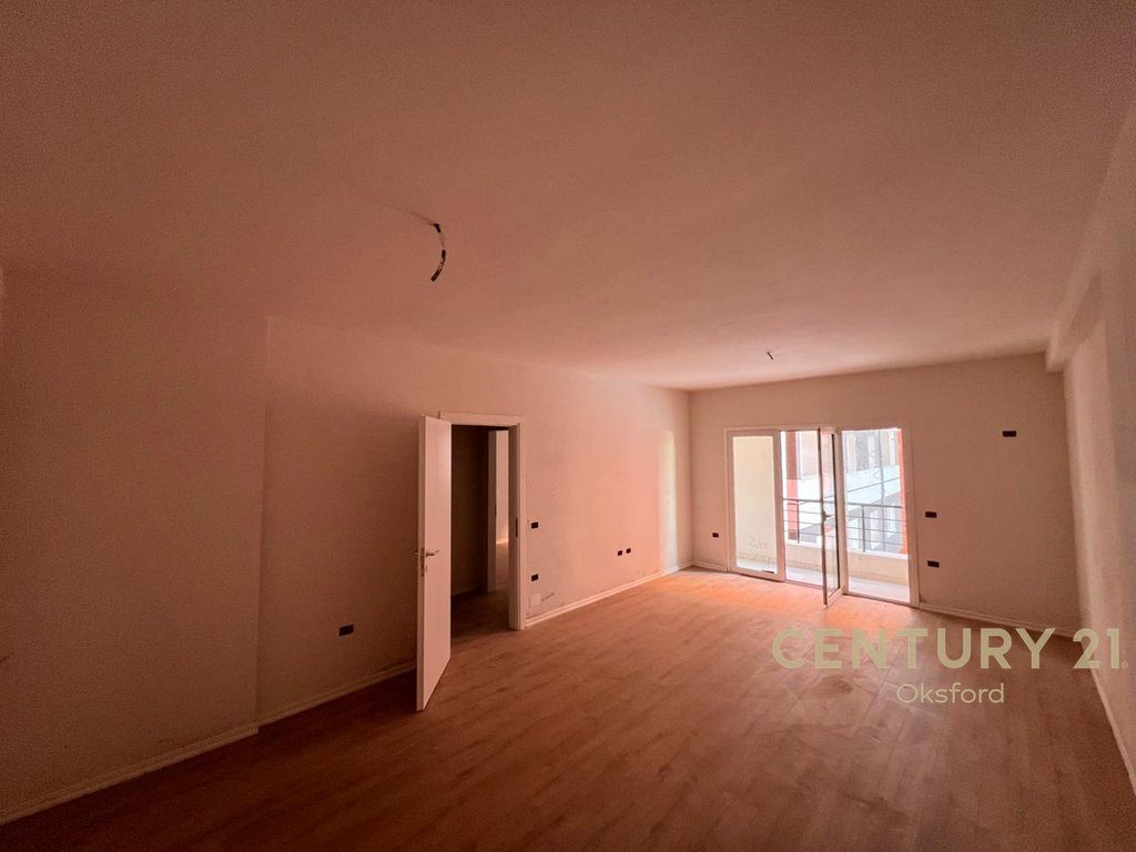 APARTAMENT 1+1 PER SHITJE NE YZBERISHT
