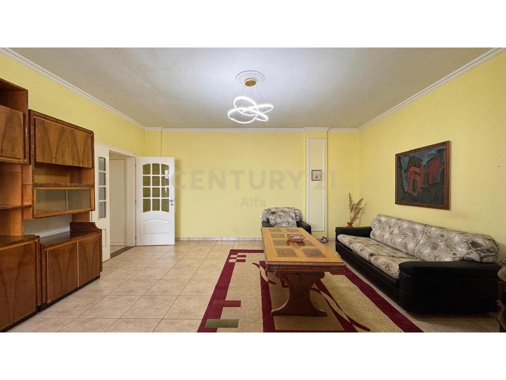 Shitet apartament 2+1+2 tualete tek Hoxha Tahsim!