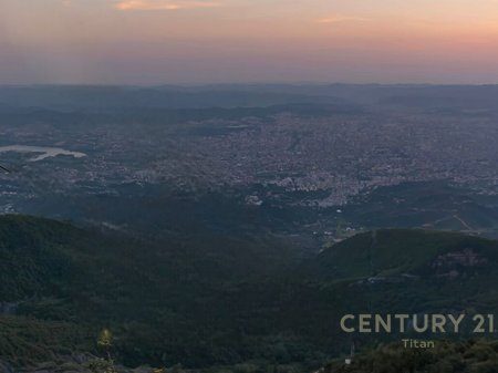 SHITET TOKË ne Priske e madhe – 8,880 m²!