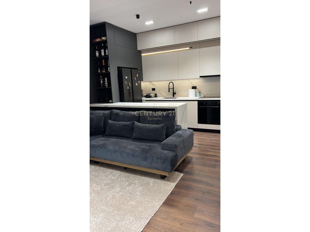 Apartament 2+1+2 + Post Parkimi – Kompleksi Marga, Bulevardi i Ri !!