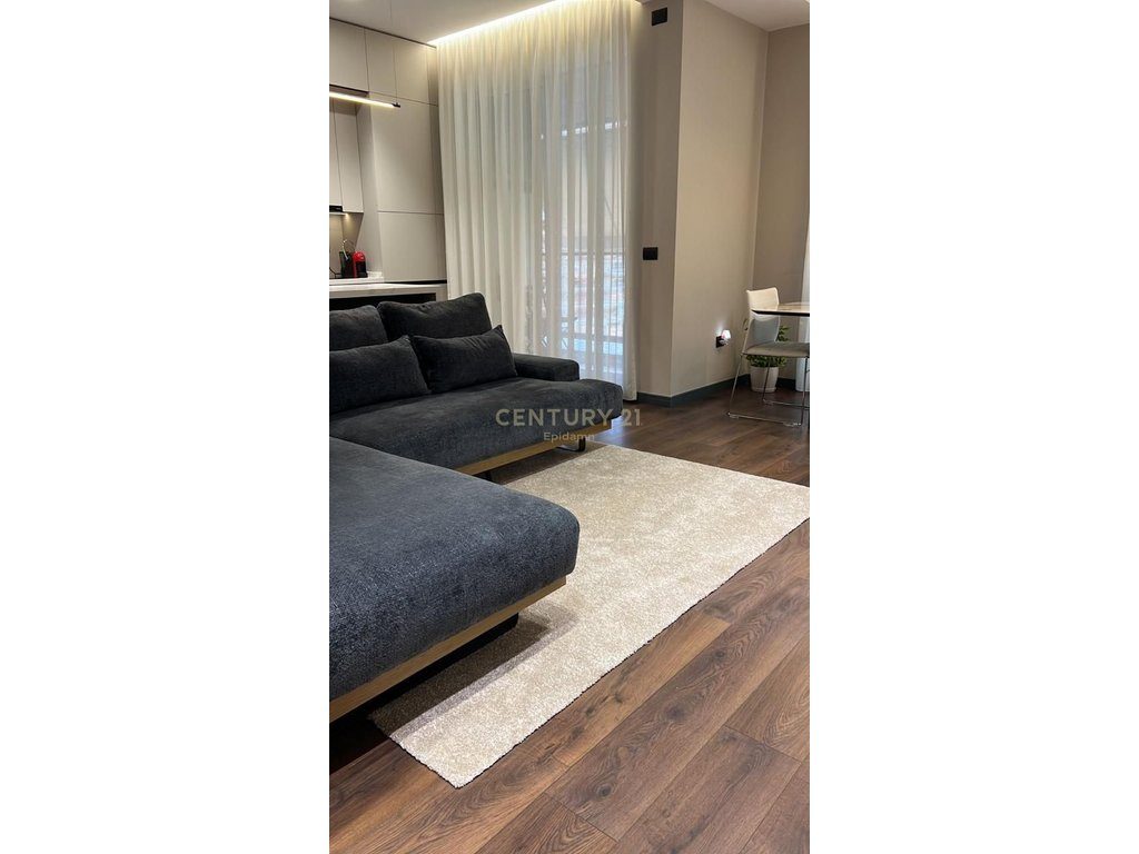 Apartament 2+1+2 + Post Parkimi – Kompleksi Marga, Bulevardi i Ri !!