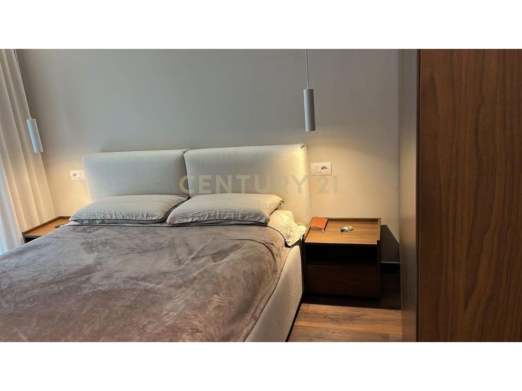 Apartament 2+1+2 + Post Parkimi – Kompleksi Marga, Bulevardi i Ri !!