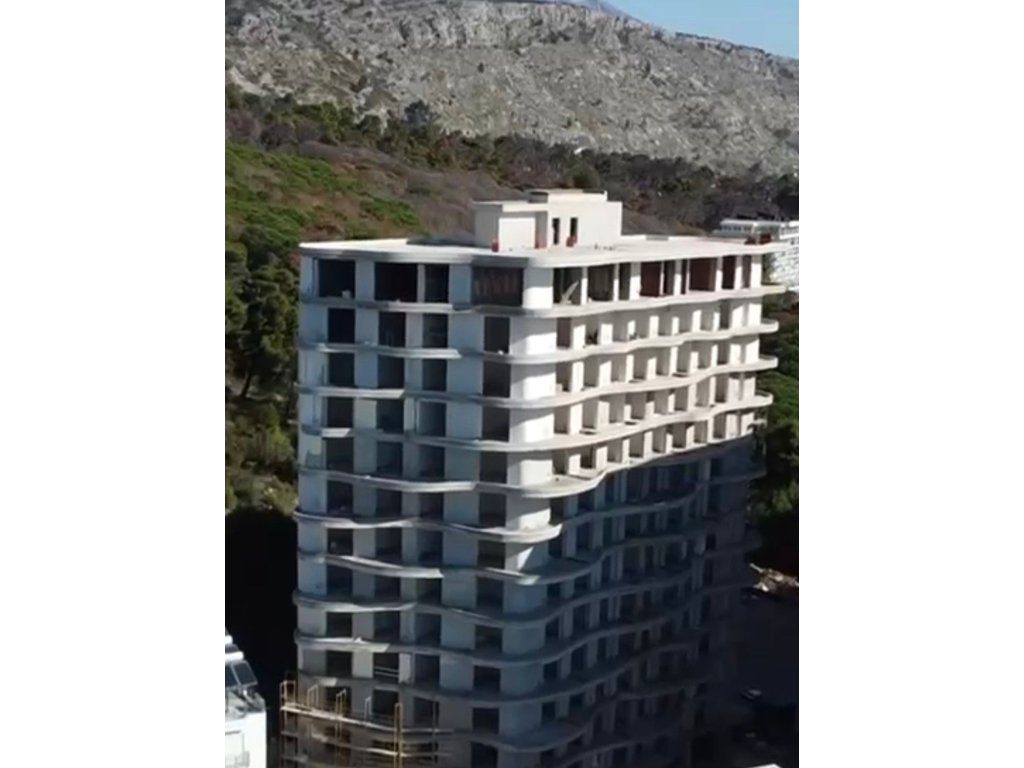 Shitet Apartament 1+1 në Ranë të Hedhun, The Wave Residence !