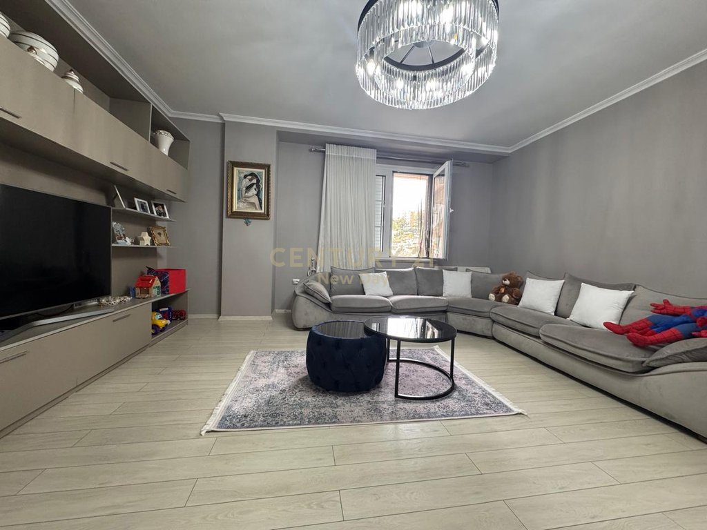 Apartament 2+1 Për Shitje në Gjykata, Durrës - 400000€ | 188 m²