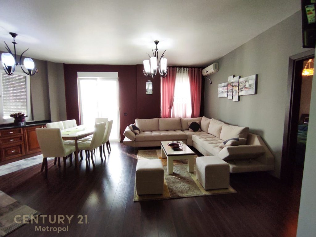JEPET ME QIRA APARTAMENT 2+1 TEK SHESHI WILSON !