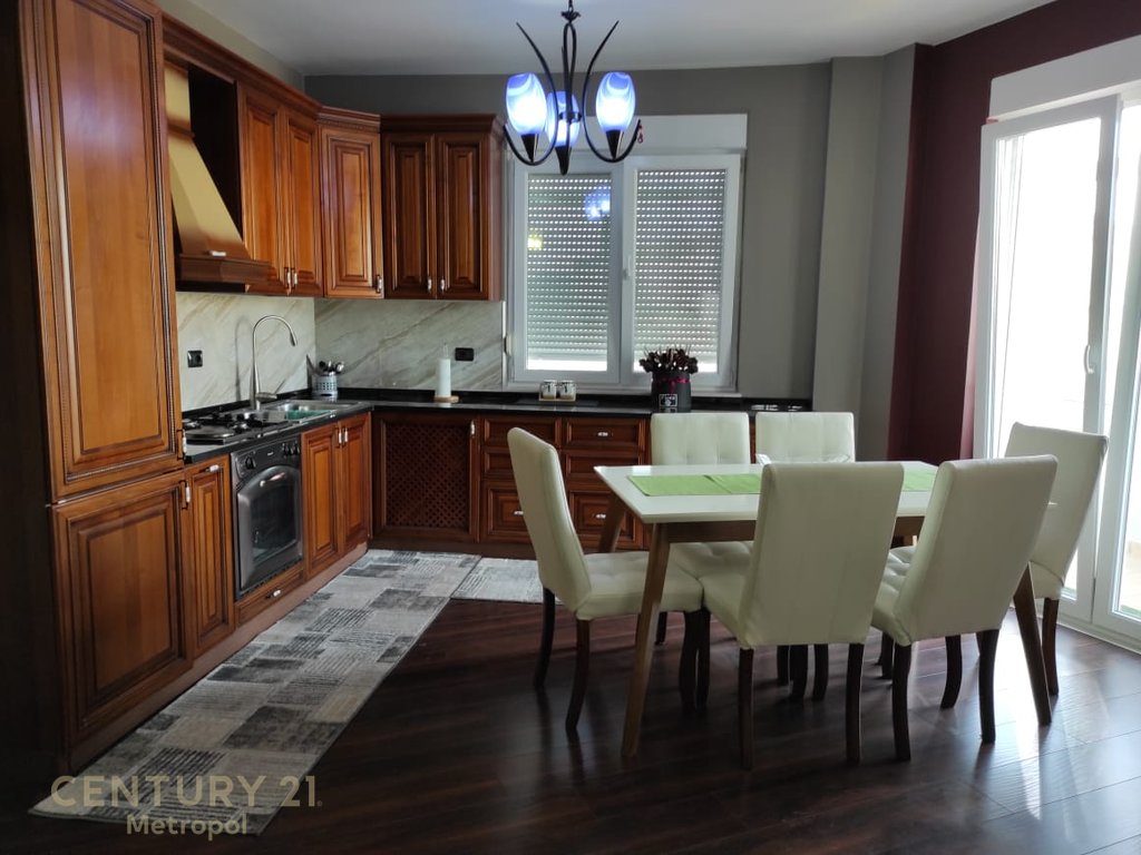 JEPET ME QIRA APARTAMENT 2+1 TEK SHESHI WILSON !