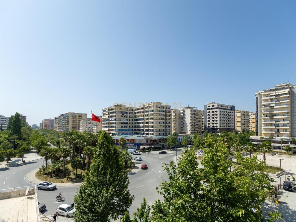 Apartament for rent 2+1+2 for short term rent Water,electricity,tv,and internet included in the price - Century 21 Alban...