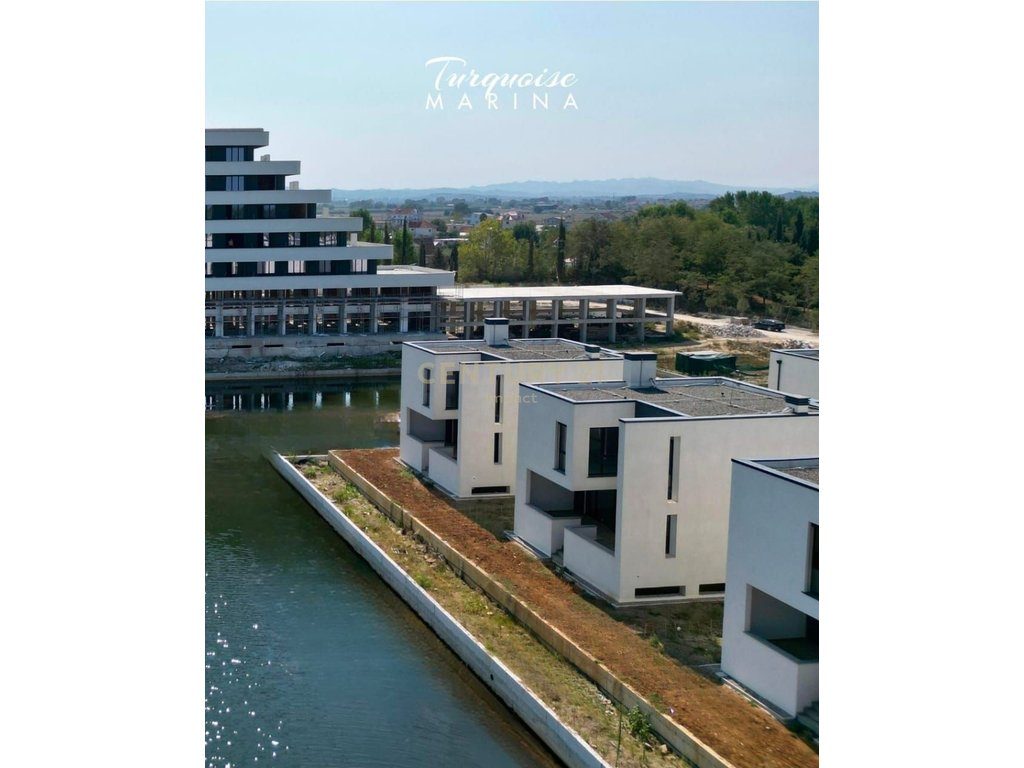 SHESIM GARSONIERE TEK TURQUOISE MARINA, GJIRI I LALEZIT