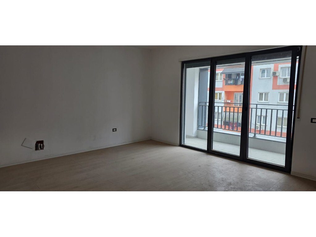 Bulevardi i Ri! Apartament 1+1 për qira!
