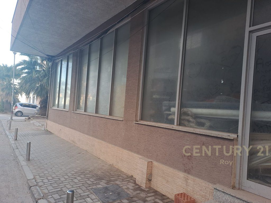 Hapësirë multifunksionale  Për Qera në Plazh, Durrës 50m Distance nga Deti.