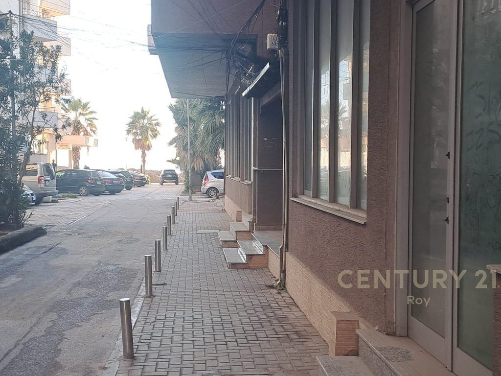 Hapësirë multifunksionale  Për Qera në Plazh, Durrës 50m Distance nga Deti.
