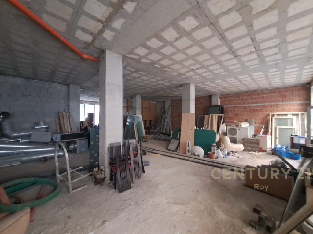 Hapësirë multifunksionale  Për Qera në Plazh, Durrës 50m Distance nga Deti.