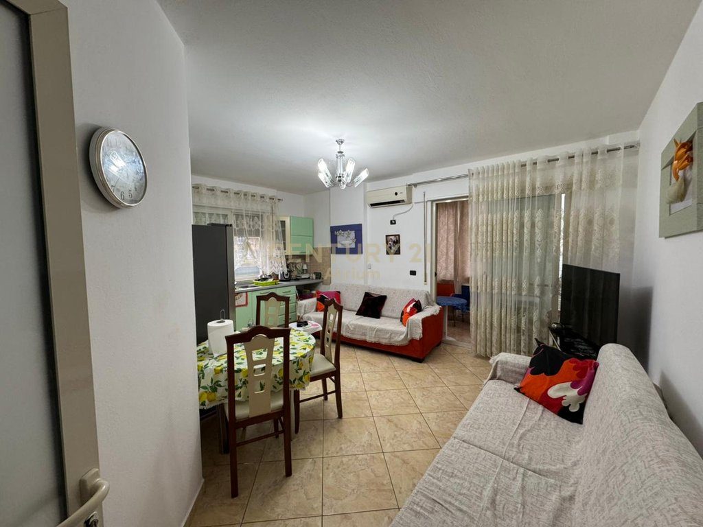 SHITET APARTAMENT 1+1+BALLKON TEK SHKEMBI KAVAJES !!