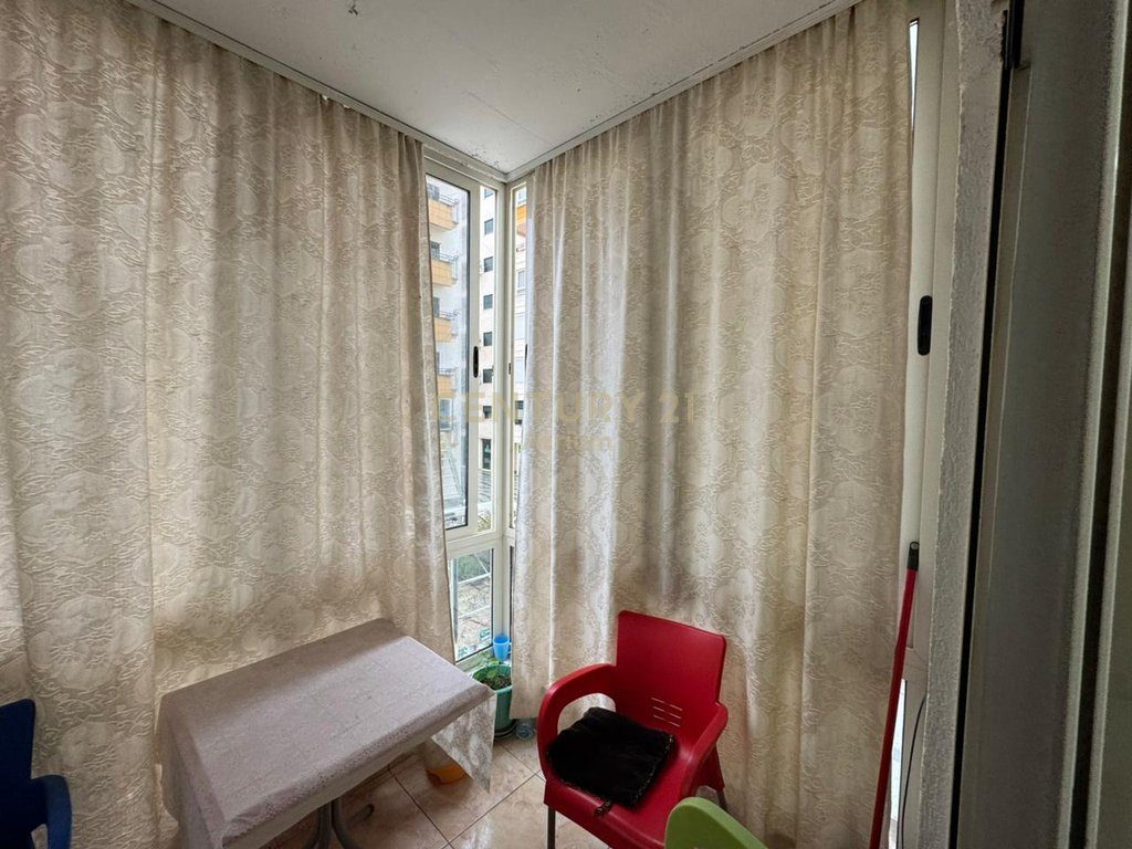 SHITET APARTAMENT 1+1+BALLKON TEK SHKEMBI KAVAJES !!