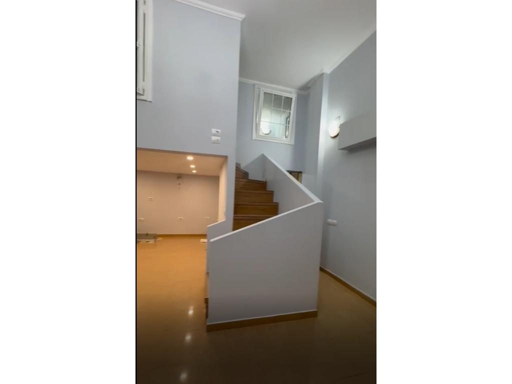 Duplex  Për Shitje në Fresku, Tiranë
