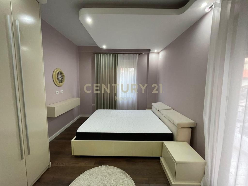JEPET PËR QIRA, APARTAMENT 1+1, TEK LIQENI I THATË!
