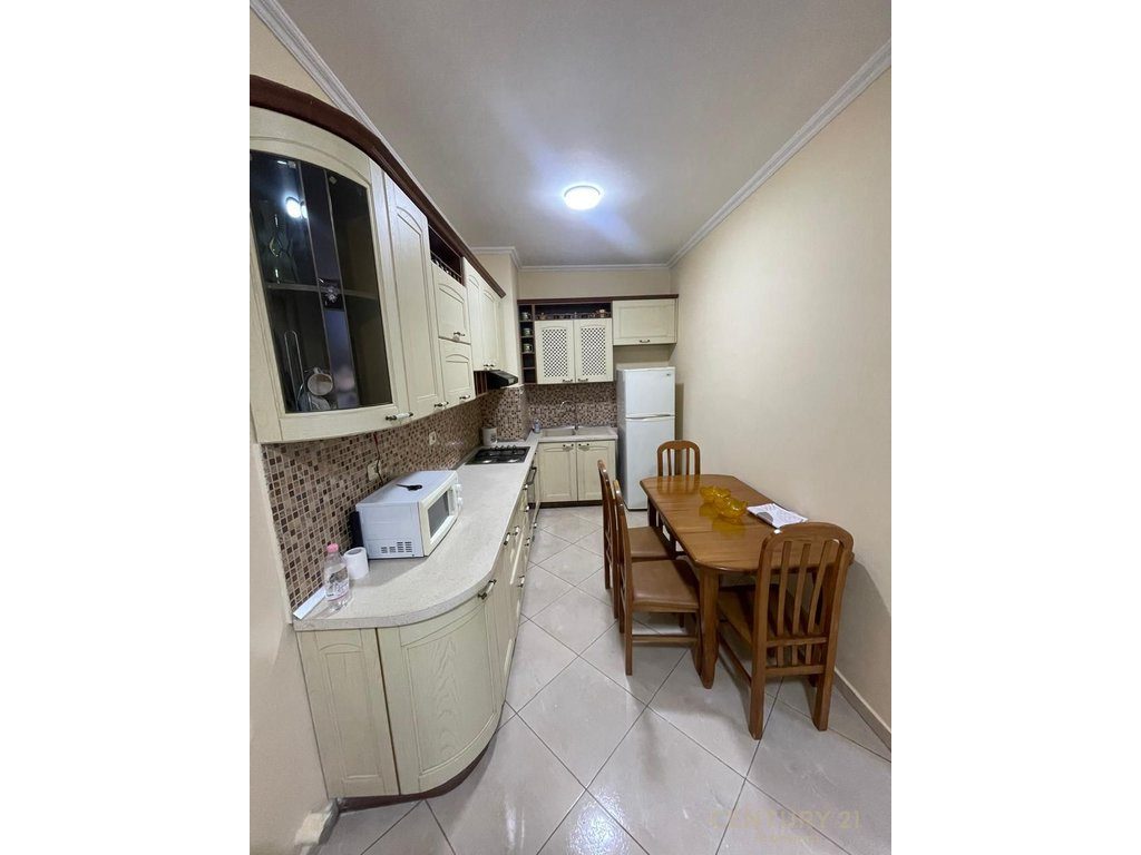 Apartament 1+1 Me Qira afër Kopshtit Botanik Zoologjik, Tiranë!