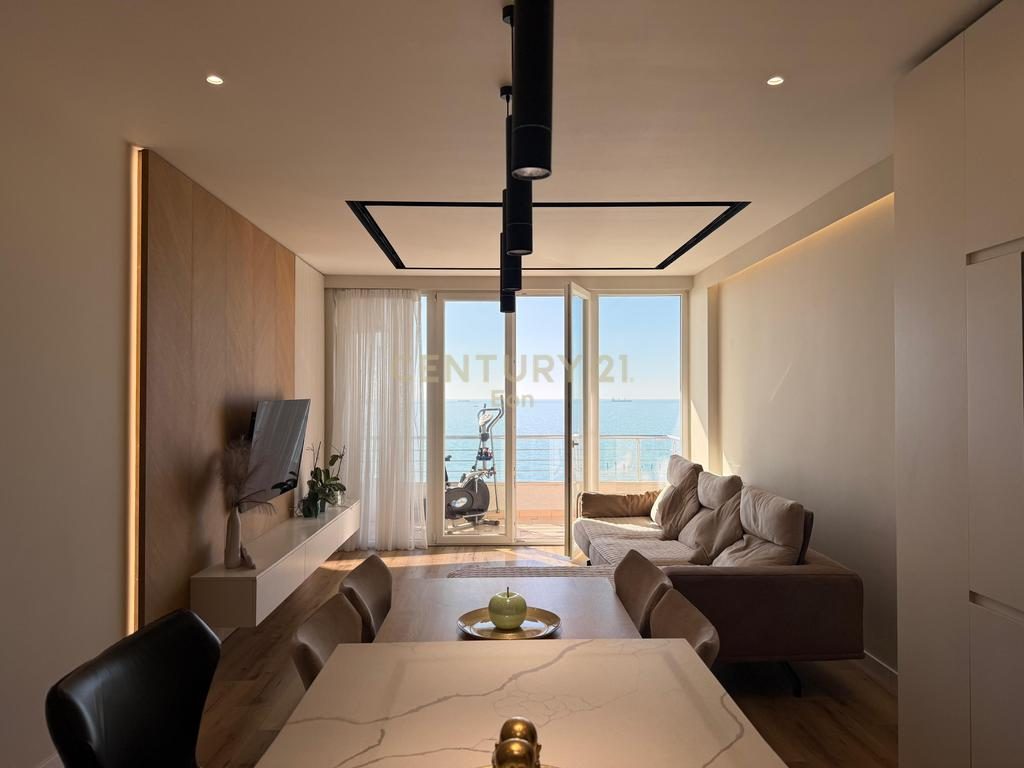 Shitet Super Apartament 2+1 me Pamje Deti ne Vollga,  Durrës !
