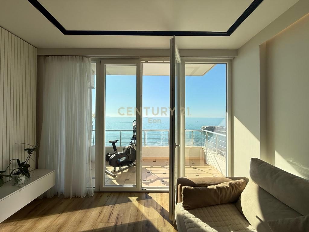 Shitet Super Apartament 2+1 me Pamje Deti ne Vollga,  Durrës !