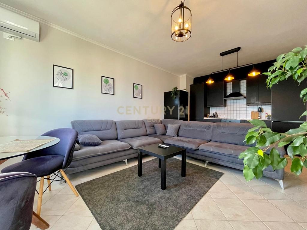 SHITET APARTAMENT  1+1 TE VILA ZOGUT, PAMJE DETI !