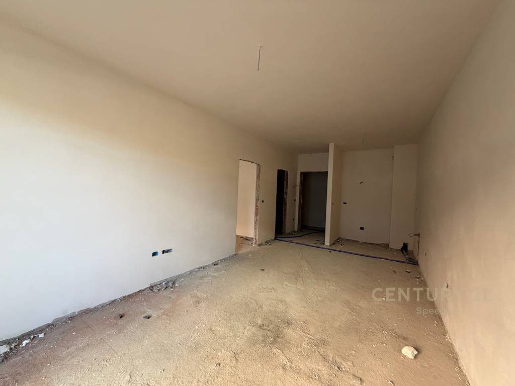 Apartament 1+1 ne Paskuqan, prane te Bulevardit te Ri!