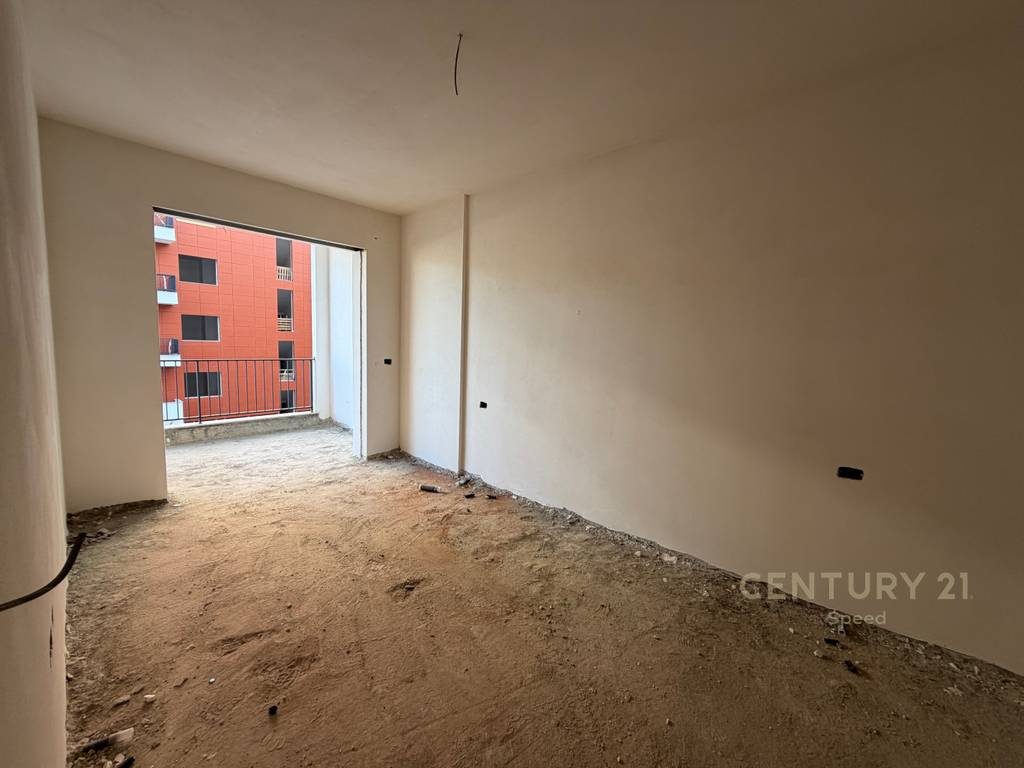 Apartament 1+1 ne Paskuqan, prane te Bulevardit te Ri!
