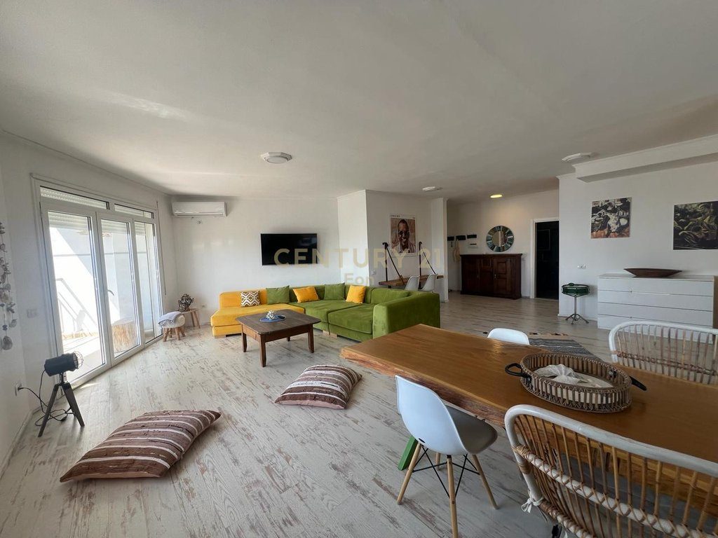 SHITET SUPER APARTAMENT ME PAMJE DETI TEK SHKEMBI I KAVAJES !!