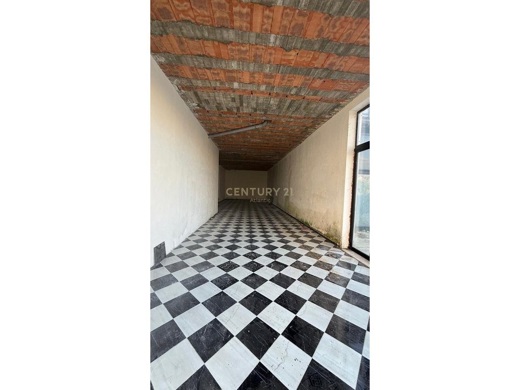 Ambient Komercial Per Shitje Në Plazh Hekurudha, Durrës - 200000€ | 118.4 m²