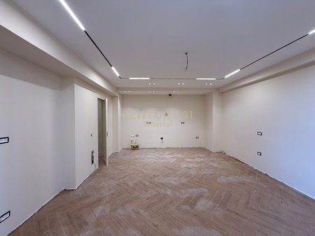 Ish Ekspozita,1+1 në shitje në , Tirana – 305,892€ | 84.97 m²