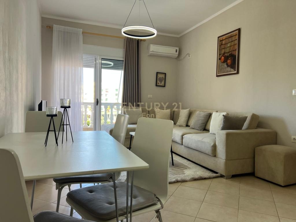 Shitet Super Apartament 1+1në Golem !!