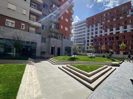 SHITET AMBJENT KOMERCIAL NE ASTIR Tirane !