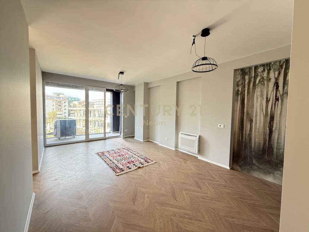 QIRA, APARTAMENT MODERN 3+1+2 , LIQENI I THATE !!
